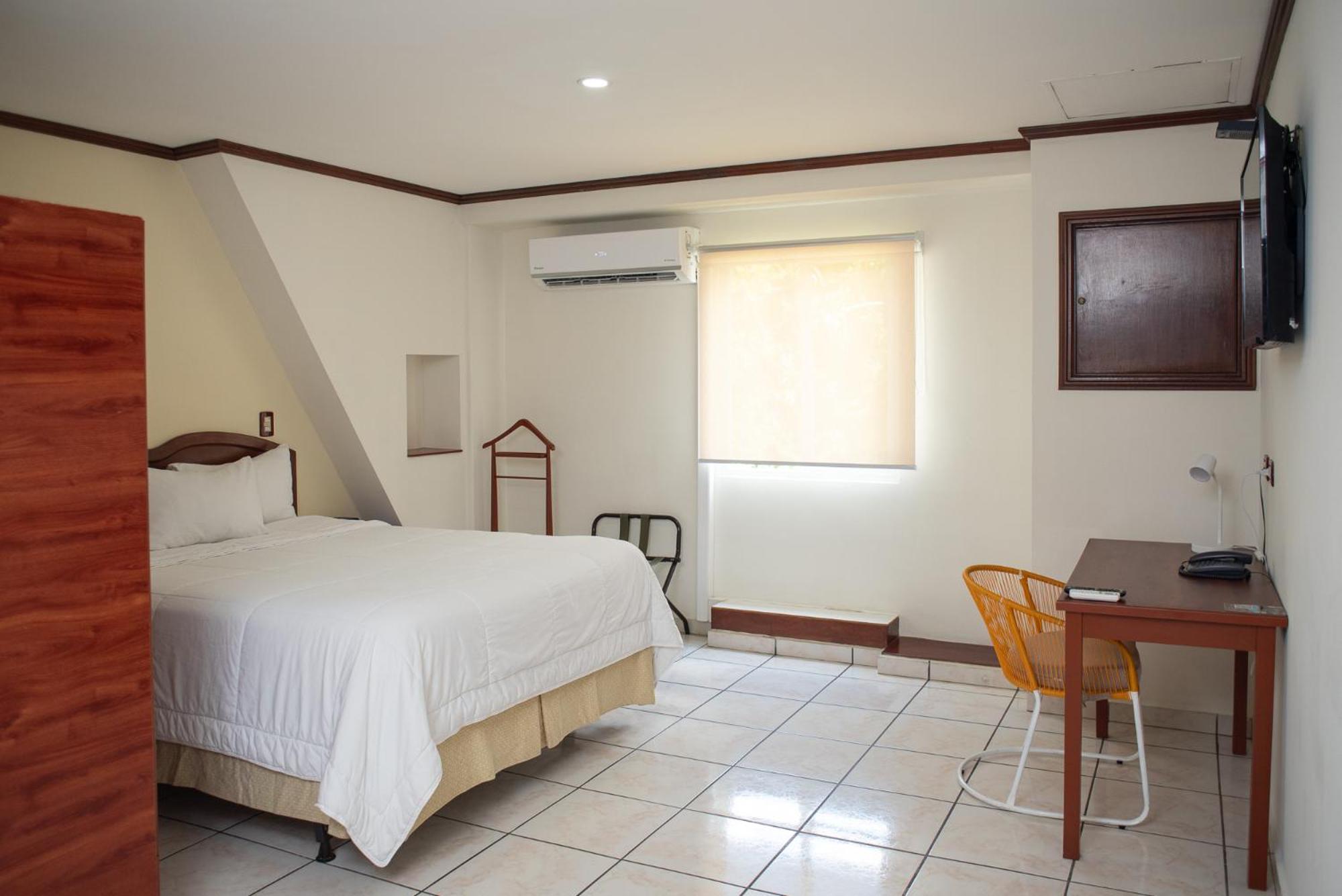 Hotel Gardenia Inn Сан-Сальвадор Экстерьер фото