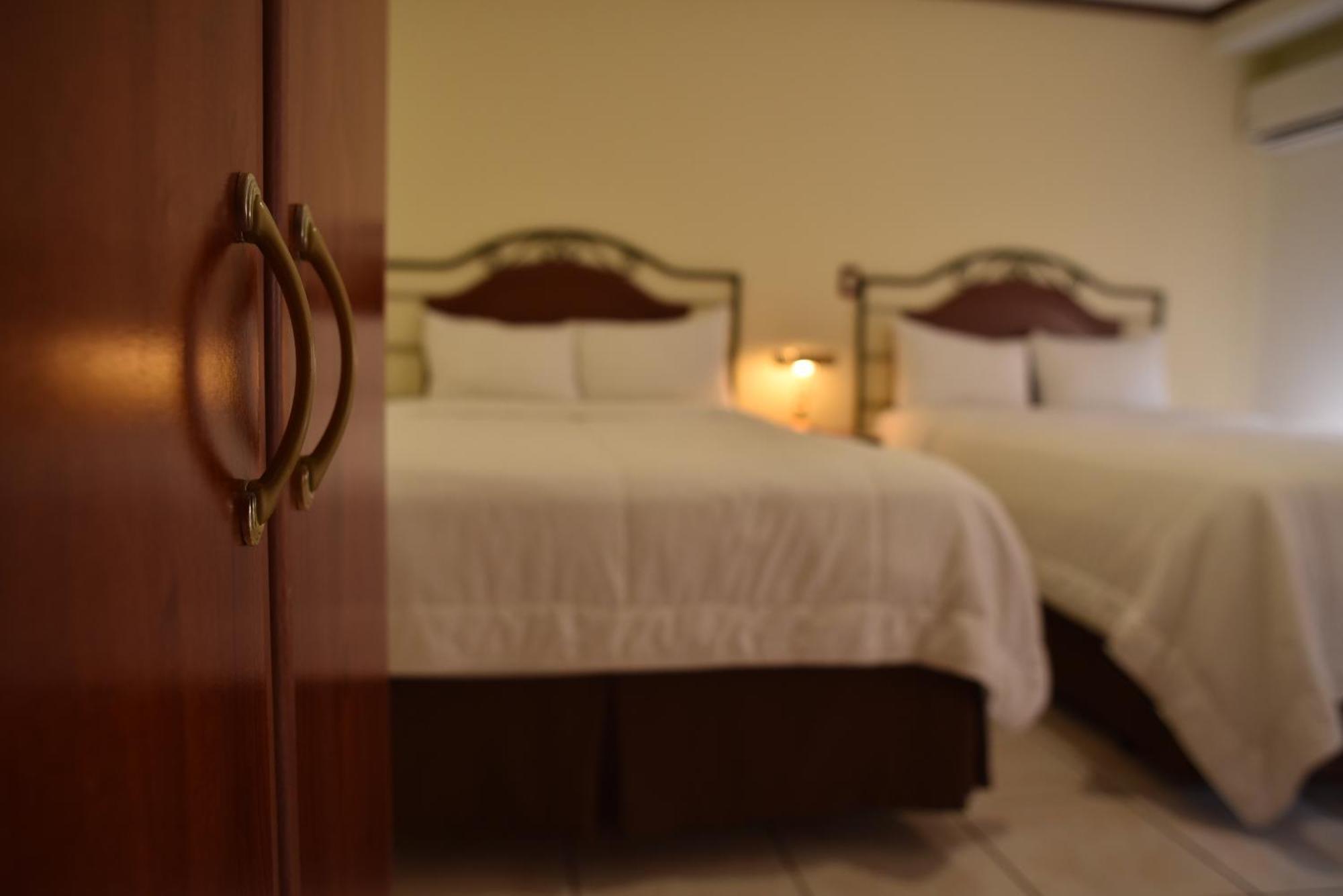 Hotel Gardenia Inn Сан-Сальвадор Экстерьер фото