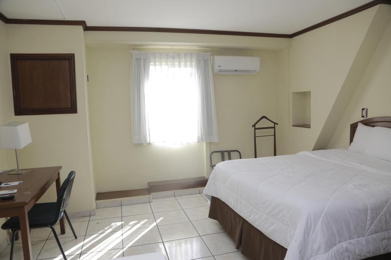 Hotel Gardenia Inn Сан-Сальвадор Экстерьер фото